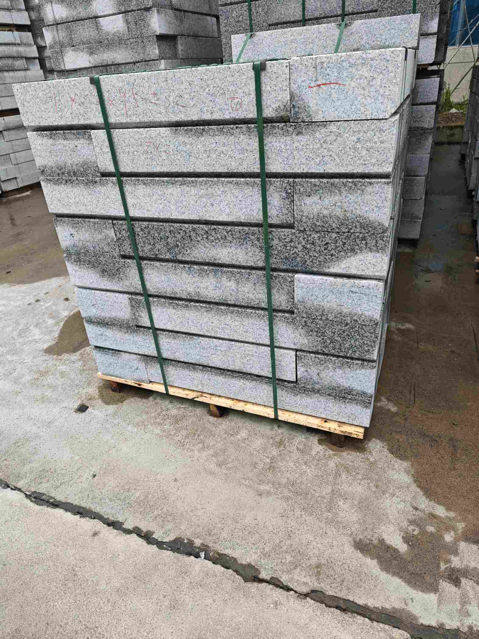 防城港芙蓉白路牙石，马路牙子